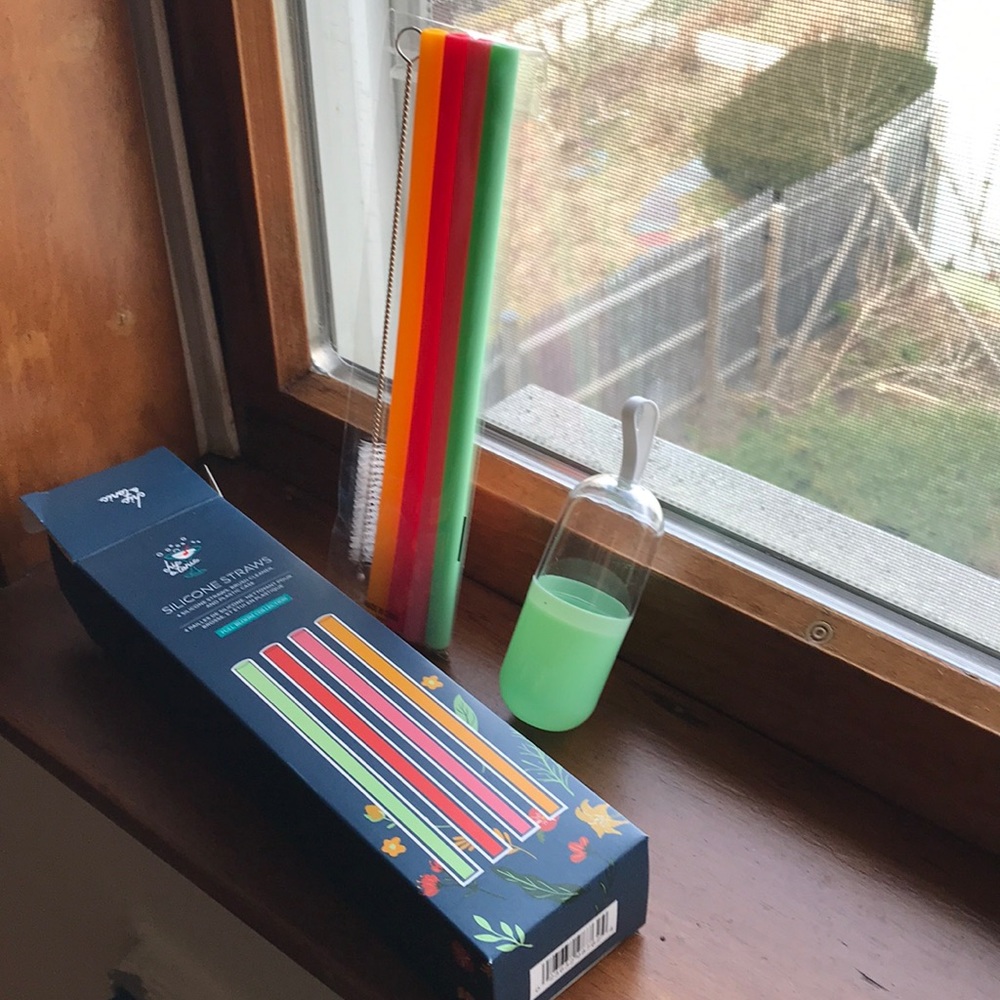 🌻3 for $25🌻Silicone drinking straws with cleaner and case